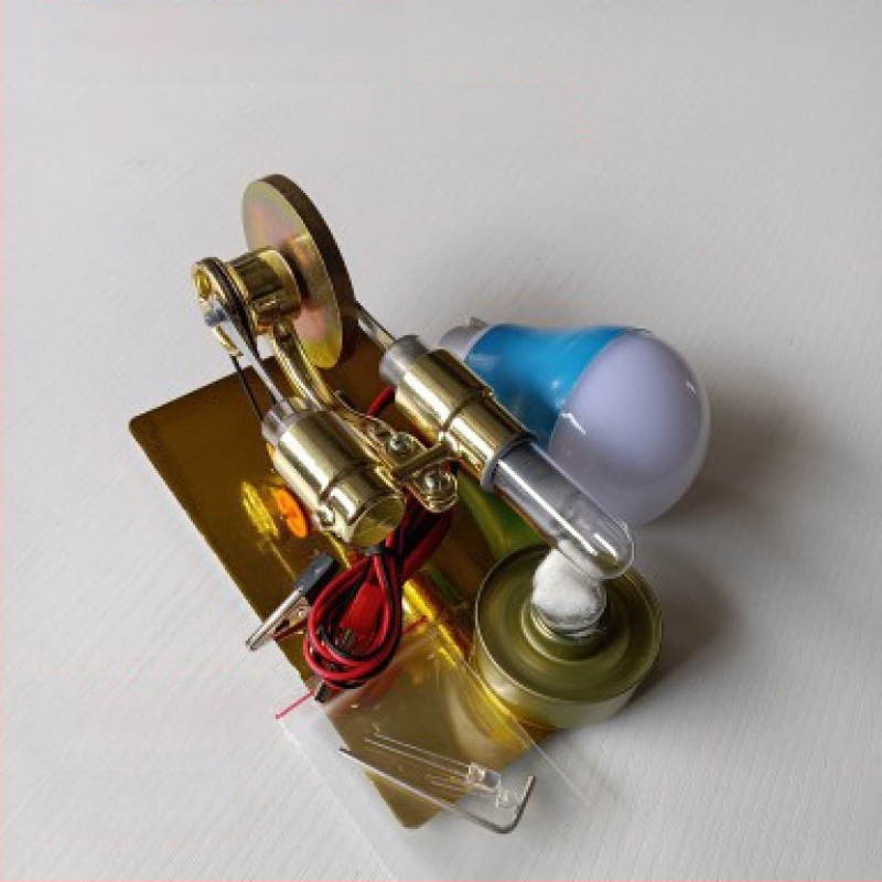 Stirlingi mootori mängumudel, metallkonstruktsiooniga, sobiv 61+ vanusele, hariv aurumasina demonstratsioon