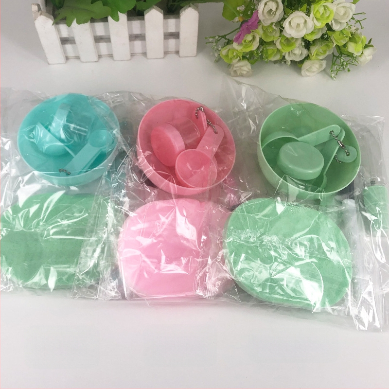 Σετ 9 τεμαχίων εργαλείων ομορφιάς προσώπου με μπολ για μάσκες, πινέλα, μετρητικό κουτάλι, σφουγγάρι καθαρισμού, φιάλη αφρού και ψεκαστήρα – Huangbao; καθαρό περιεχόμενο 50 g; συσκευασία 150 τεμάχια.