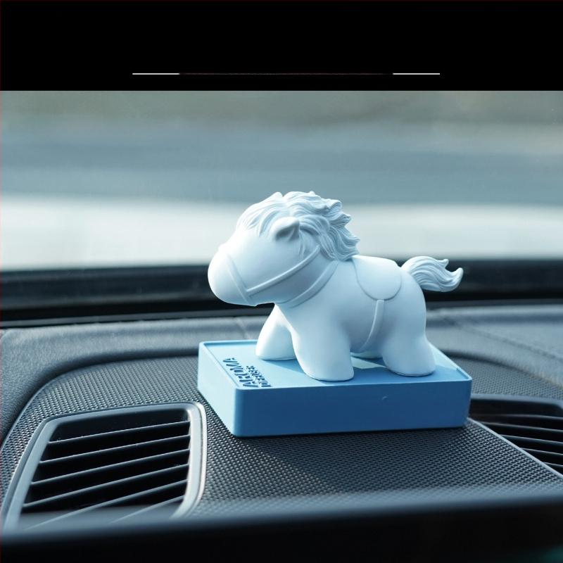 Godina Konja 2026: ukras za ploču automobila s aromaterapijskom pastom — zodijanski pony figurica