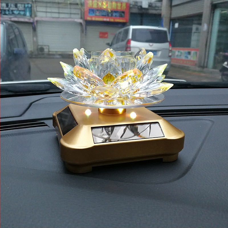 Кристален слънчев лотос за автомобил — декоративна украса и ароматен дифузер, 360° въртене и светещ лотос