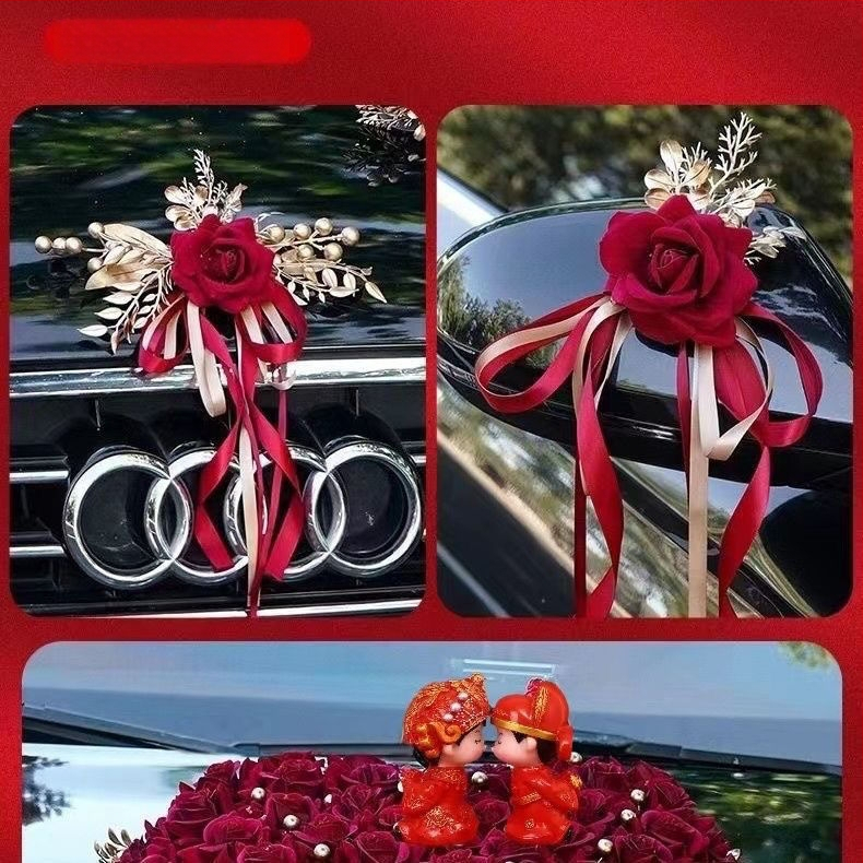 Set dekoracija za svatbeni automobil s cvjetnim aranžmanima na prednjem dijelu