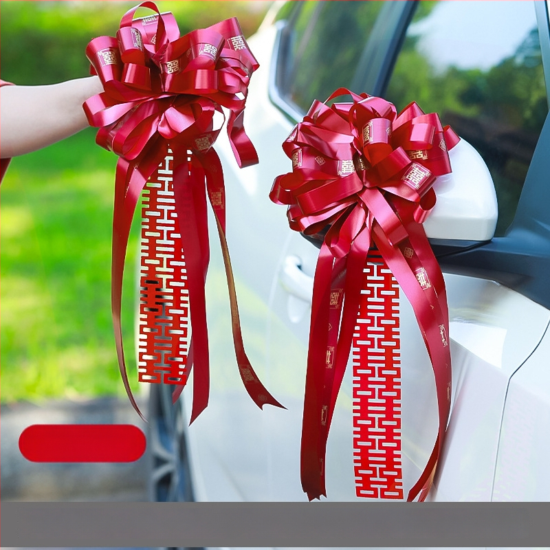 Set ukrasa za vjenčani automobil s trakama i cvjetnim aranžmanima za svadbenu povorku