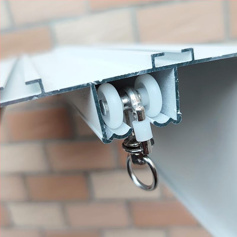 Integrirani stropni komplet s panelom s ćelijama, vodilice za zavjese, dijelovi od legure, ležaje i valjci, završne kapice i zaključne glave