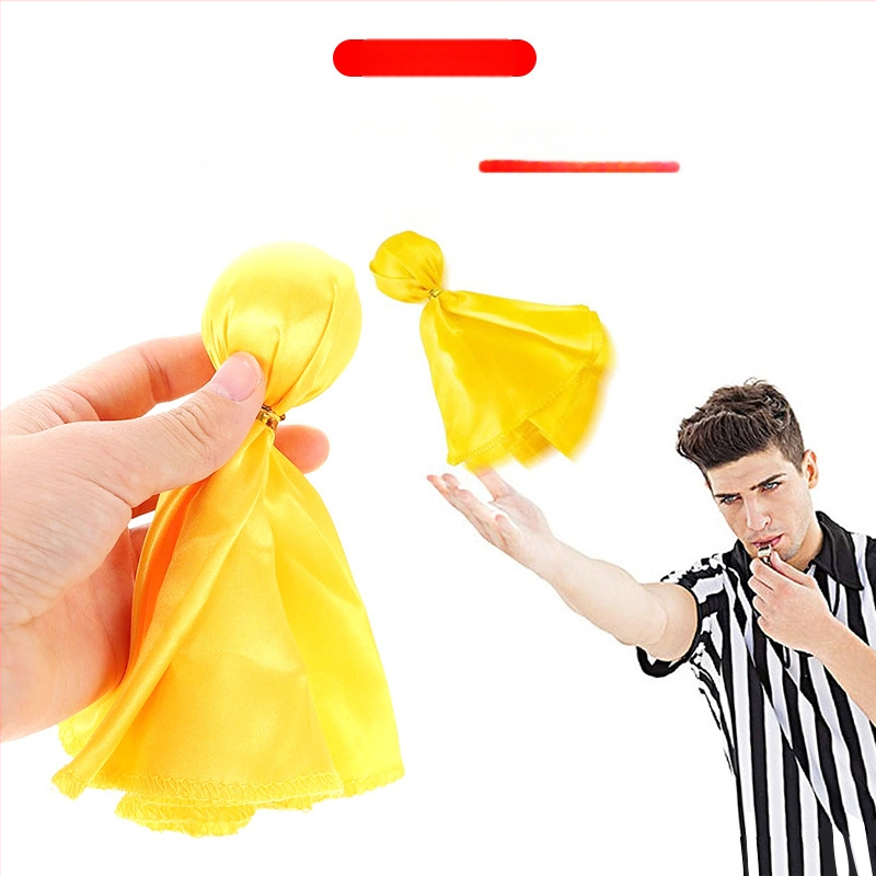 Kaznena zastavica i plave vrećice arbitra za trening nogometa i drugih loptaških sportova