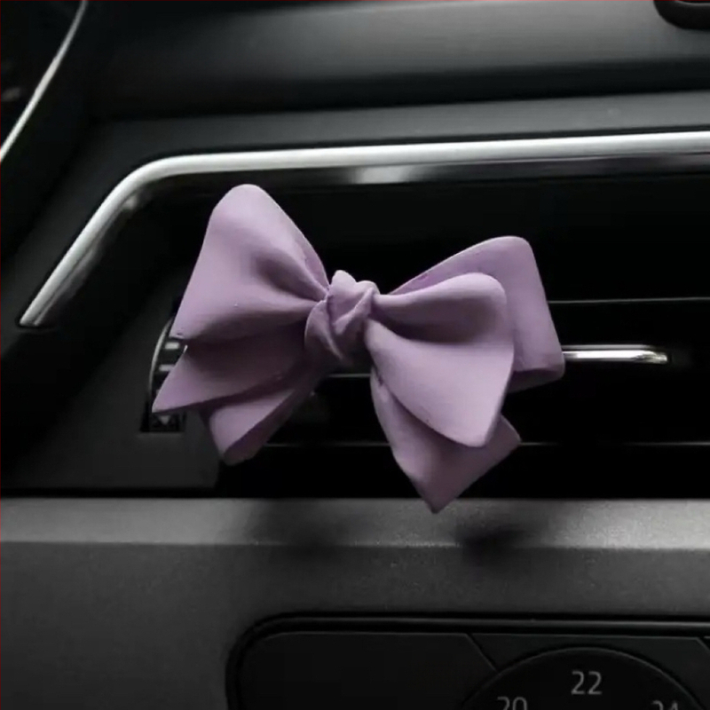 Auto difuzor s ljubičastom mašnicom i medvjedićem, klip za ventilaciju, miris jasmin