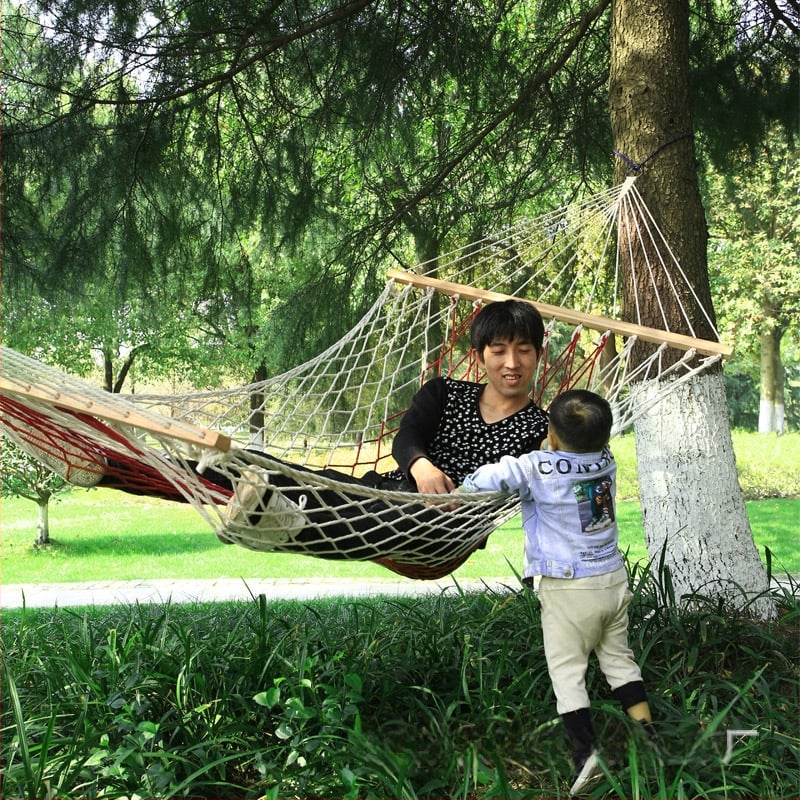 Хамак от памучно въже за вътрешно и външно ползване; максимален товар 130 кг; без стойка