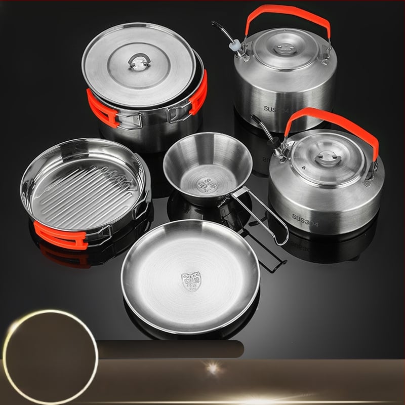 Комплект съдове за къмпинг от неръждаема стомана – преносим с сгъваема система за съхранение, включва тенджера, чайник, чаша, купа и тиган; за 1–2 души; тегло 600 г