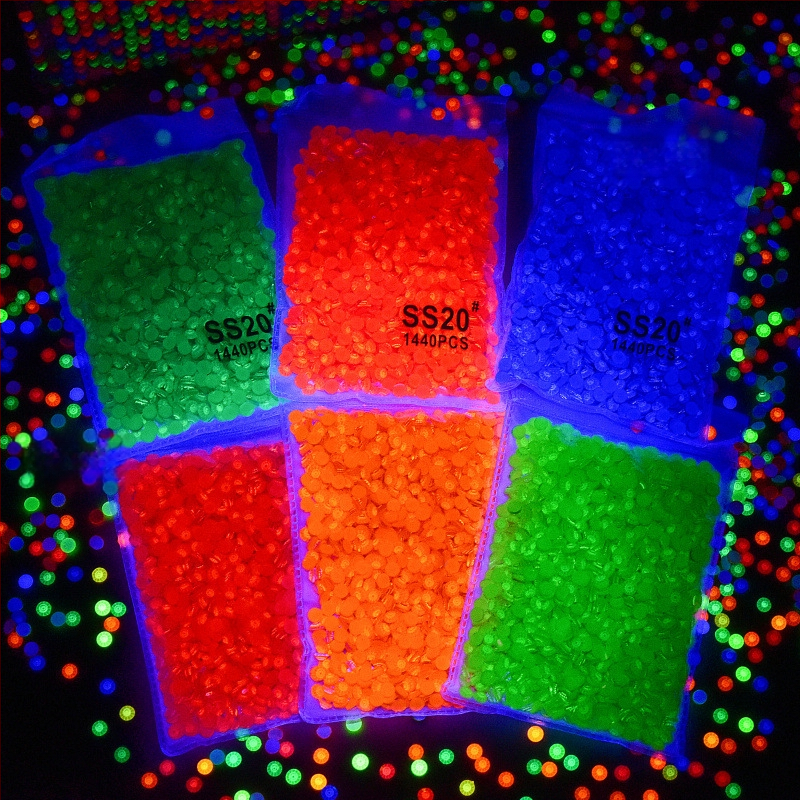 DIY ékszer díszítőelemek – üveggolyó kristályok elektroplatált felülettel, rajzfilmszerű stílus, nemesúr motívum