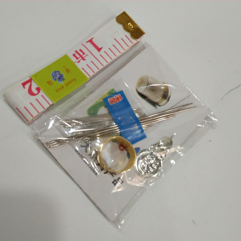 Šivaći set: komplet s mjernom trakom, kutijom za igle i thimble