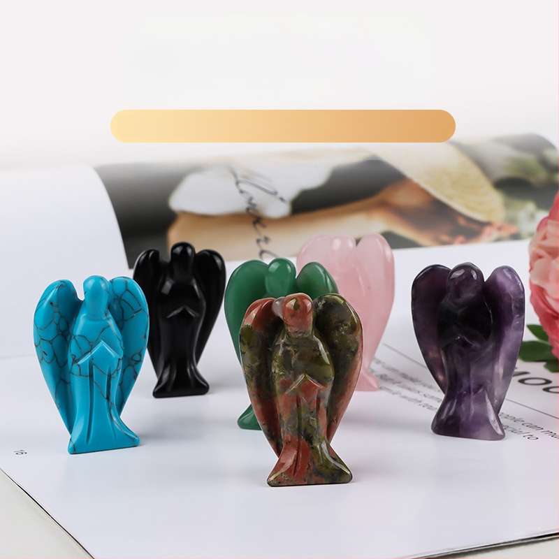 Krištalna anđel figurica – mala ukrasna statuica za ured i dom