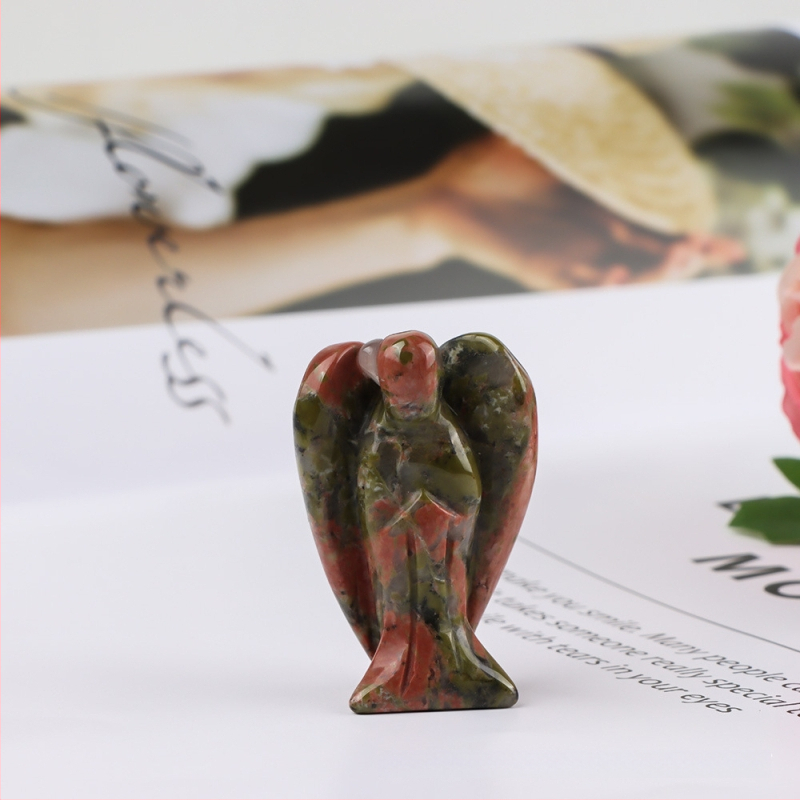 Krištalna anđel figurica – mala ukrasna statuica za ured i dom