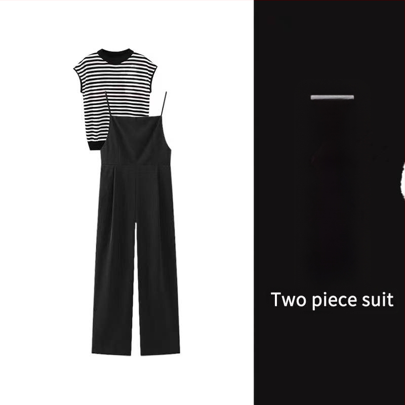 Dvodijelni set: prugasti top s kratkim rukavima i široke hlače, urbani elegantan stil