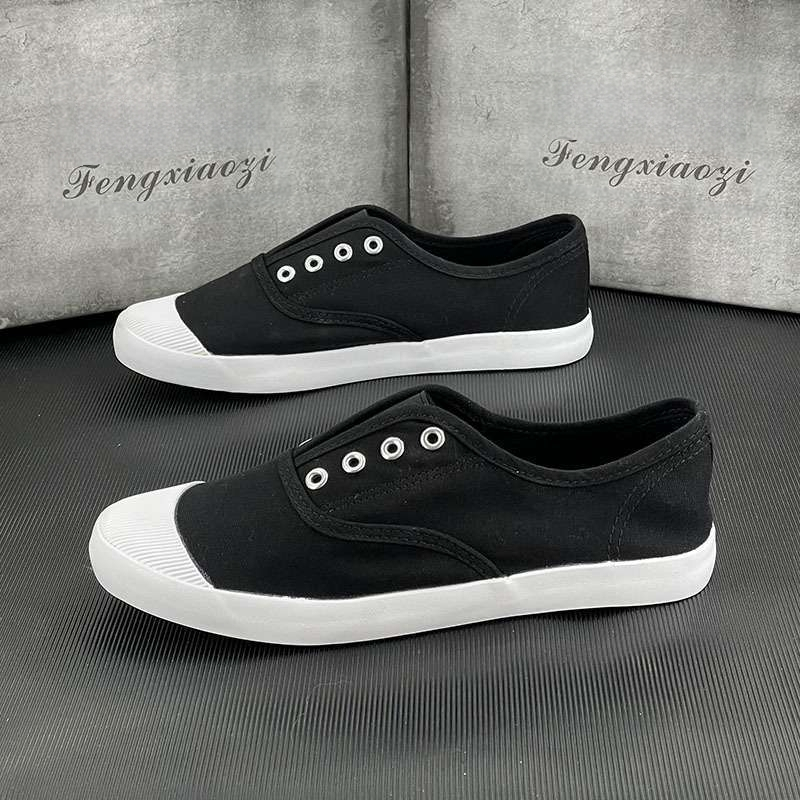 Férfi slip-on sportcipő, koreai stílus, légáteresztő több anyagból készült felsőrész, kerek orr, gumi talp