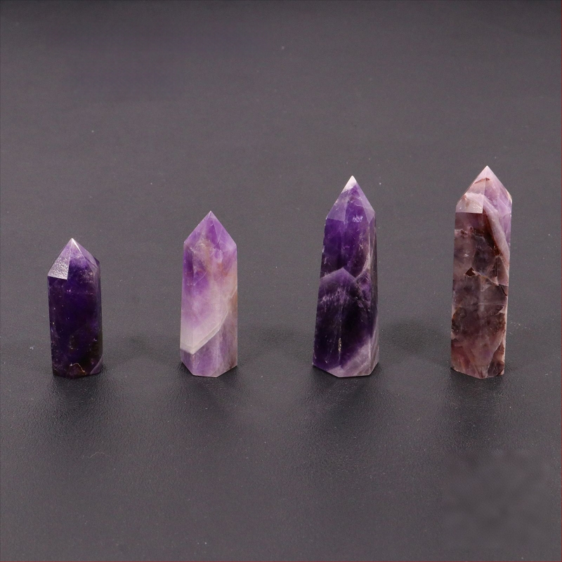 Διακοσμητική κρυστάλλινη στήλη, στήλη με ένα αιχμηρό άκρο, κρυσταλλικό υλικό, μοντέρνο μινιμαλιστικό στυλ