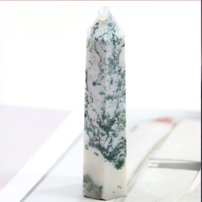 Διακοσμητική κρυστάλλινη στήλη, στήλη με ένα αιχμηρό άκρο, κρυσταλλικό υλικό, μοντέρνο μινιμαλιστικό στυλ