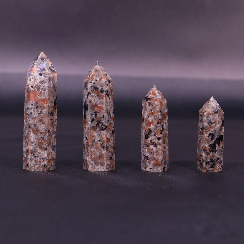 Διακοσμητική κρυστάλλινη στήλη, στήλη με ένα αιχμηρό άκρο, κρυσταλλικό υλικό, μοντέρνο μινιμαλιστικό στυλ