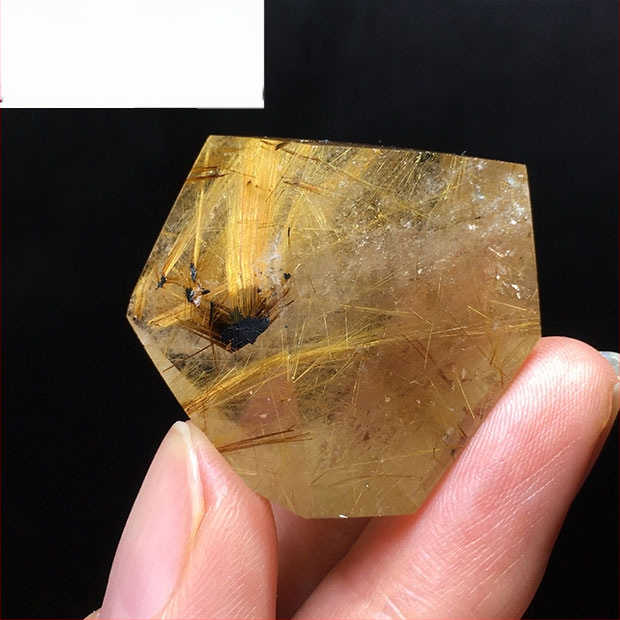 Kristály dísz, titán kristály, csiszolt polyéder, nyers kő