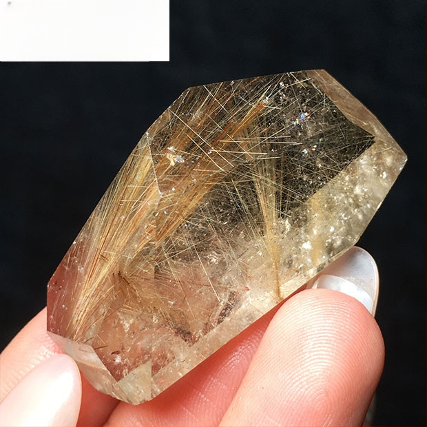 Kristály dísz, titán kristály, csiszolt polyéder, nyers kő