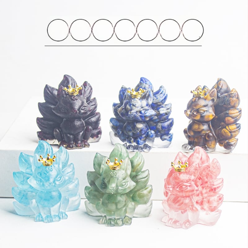 Διακοσμητικό γραφείου: εννιάουρη αλεπού με κορώνα, ρητίνη εποξειδική με κρύσταλλα, μορφή ζώου, σύγχρονο μινιμαλιστικό στυλ