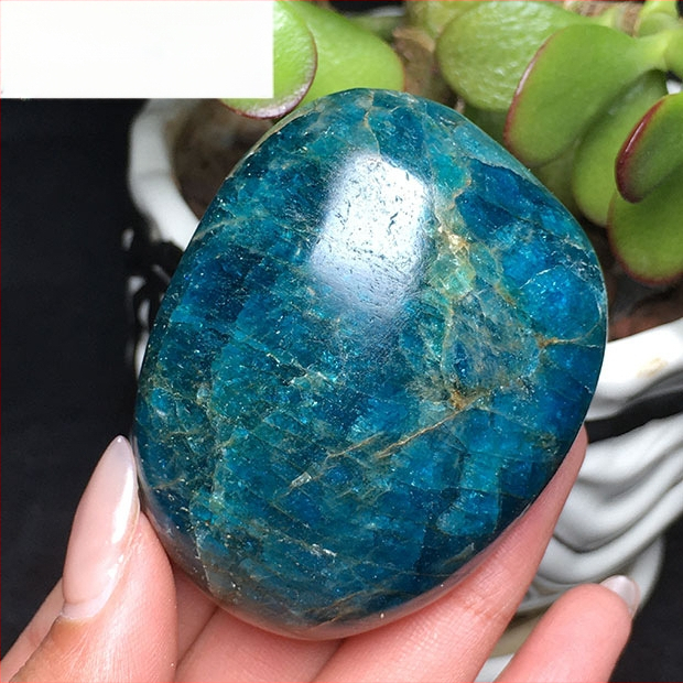 Kézben tartható ásványi példány, polírozott ovális alakú; márka: Other; anyag: foszforos ásvány; testreszabás: Nincs; ajándék: Nem