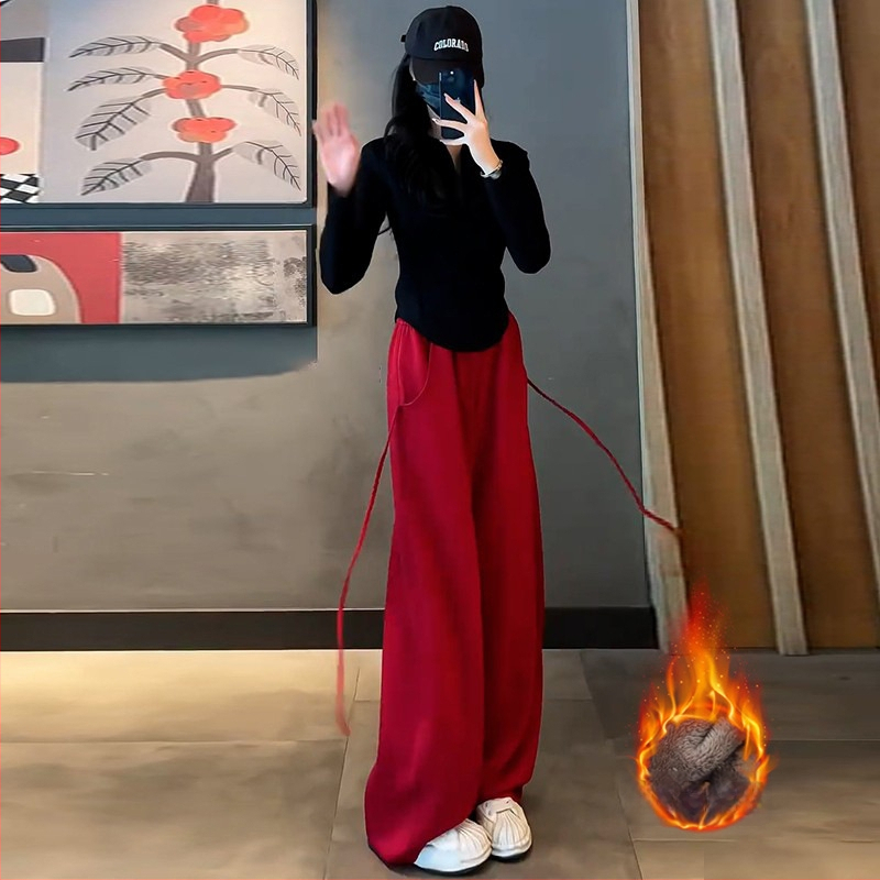 Női téli kétszemélyes sportos szett – pulóver félcipzárral és széles szárú nadrággal, patchwork dizájn, poliészter/elasztán alapanyag, 2024 tél