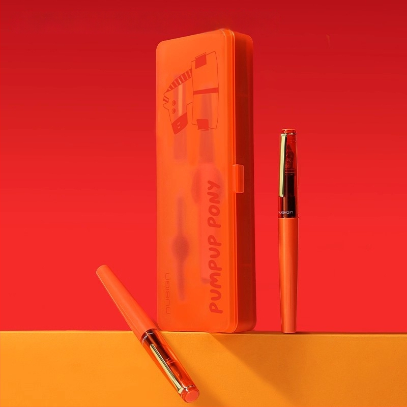 Deli ograničeno izdanje fountain pen – Godina konja, suradnja s papirnicom za učenike, poklon paket u kutiji