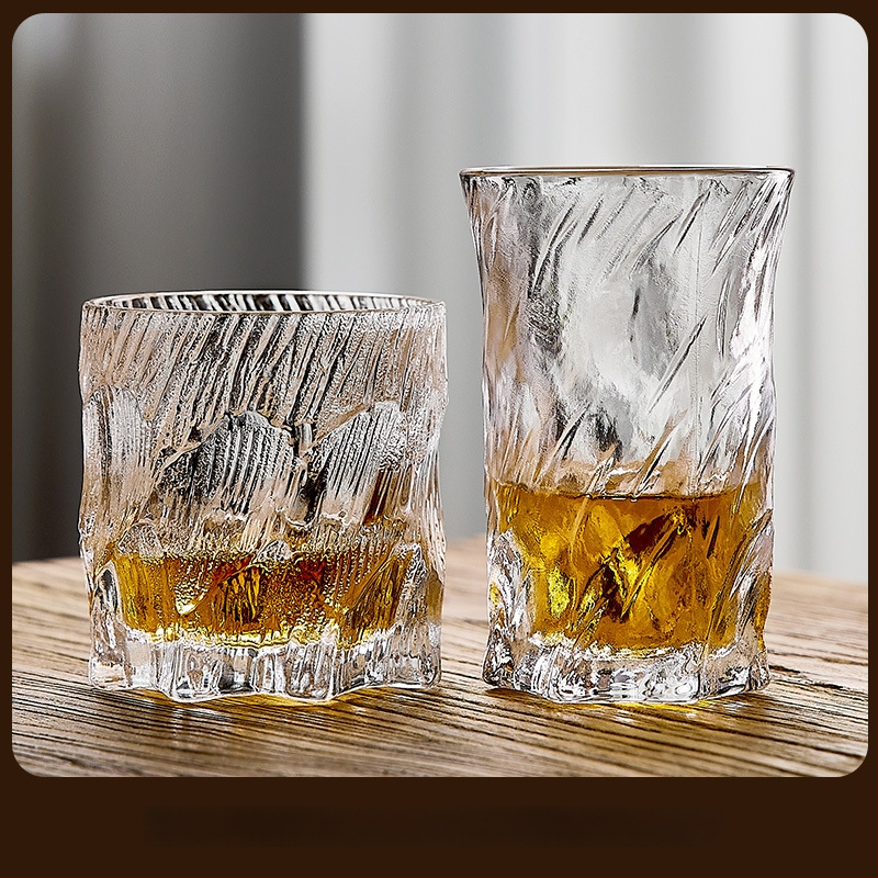 Dva kristalna čaša za whiskey, tekstura glečera, europski stil