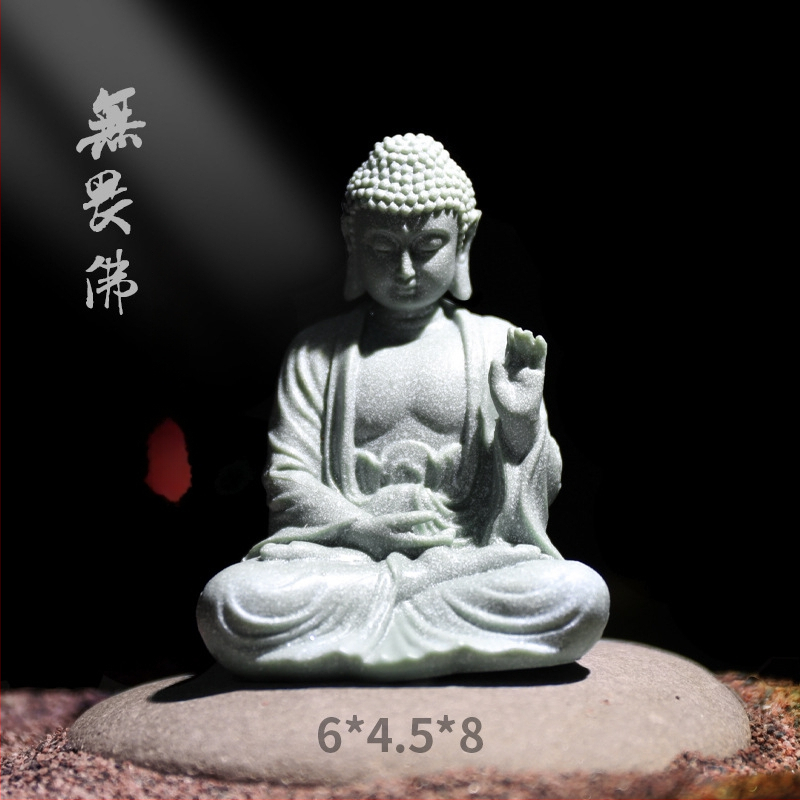 Statu Buddhe od plavog pijeska i ukras Sun Wukonga za akvarij, zen kameniti krajolik
