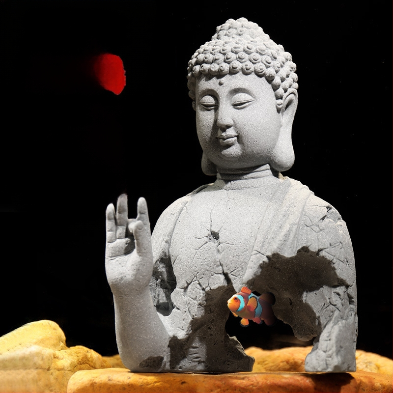 Statu Buddhe od plavog pijeska i ukras Sun Wukonga za akvarij, zen kameniti krajolik