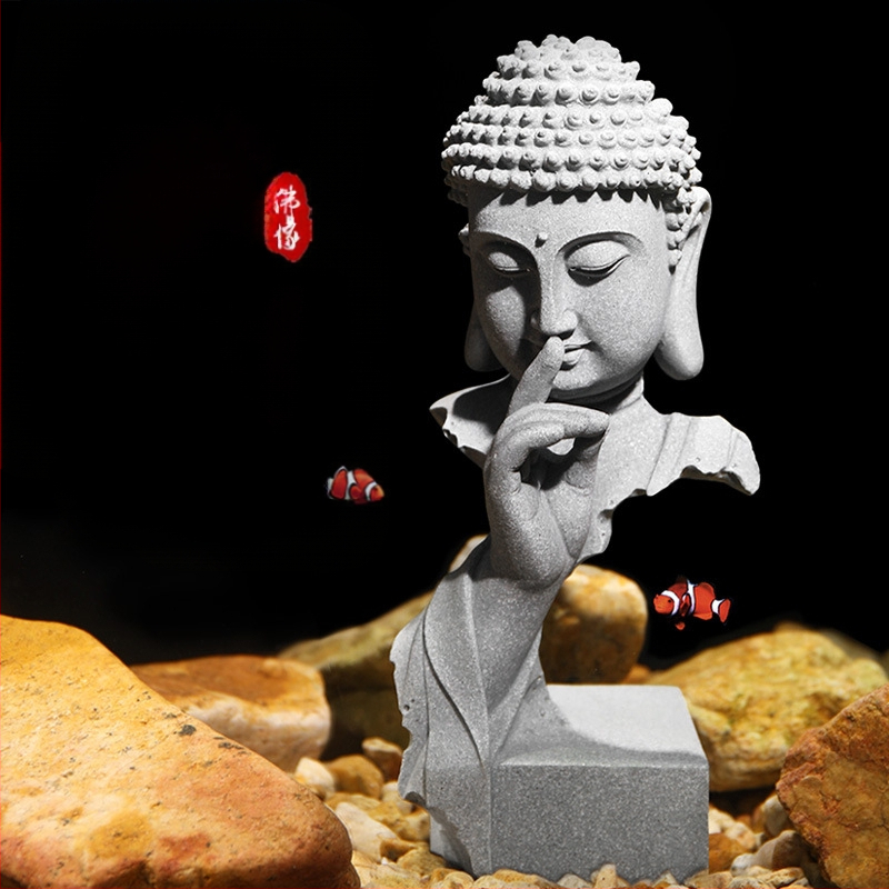 Statu Buddhe od plavog pijeska i ukras Sun Wukonga za akvarij, zen kameniti krajolik