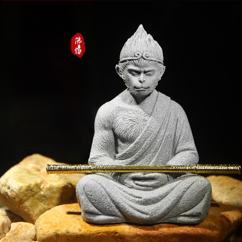 Statu Buddhe od plavog pijeska i ukras Sun Wukonga za akvarij, zen kameniti krajolik