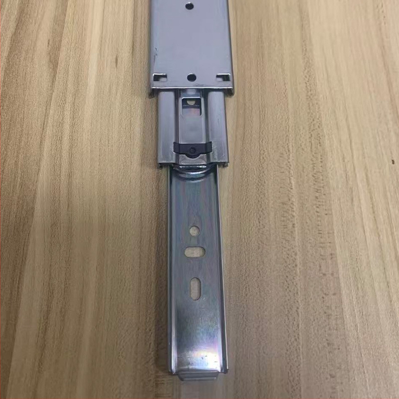 45 mm standardna vodilica za ladice, trodijelna klizna vodilica s amortizacijom i tamponiranjem, bočni ugradnja, tiha vodilica za ormar