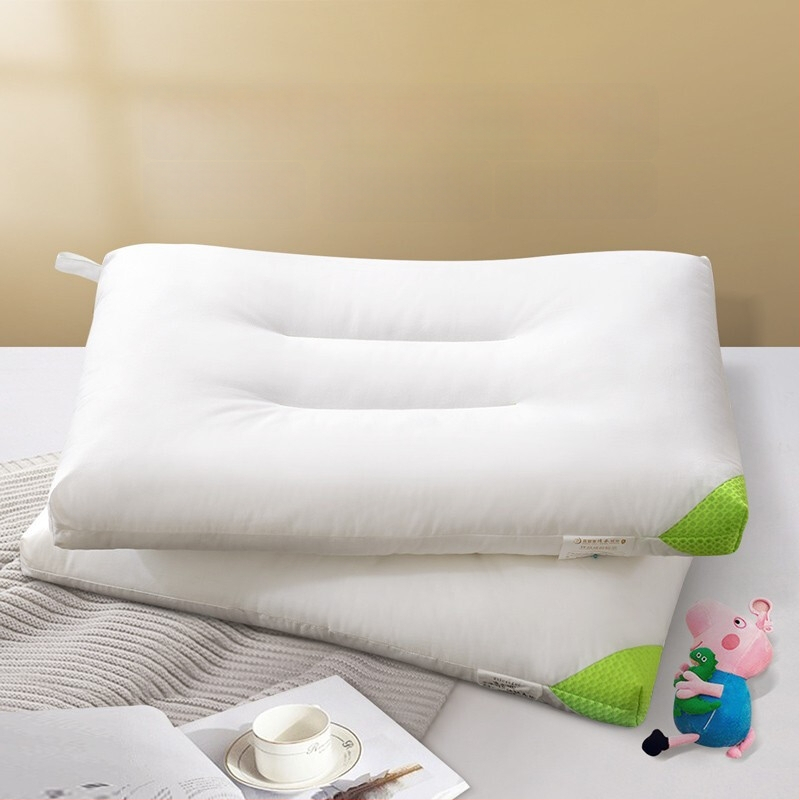 Παιδικό μαξιλάρι, ορθογώνιο σχήμα, ύψος 1–5 cm, βάρος 0.55–1.0 kg, γέμισμα πολυεστερικής ίνας (100%), ύφασμα 100% βαμβάκι