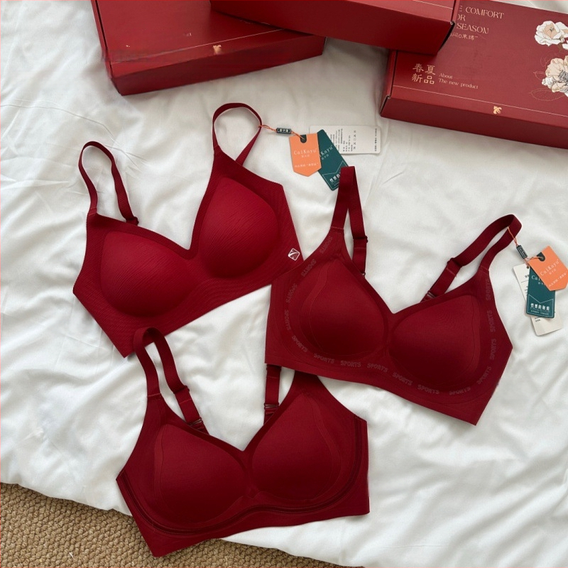 Vezeték nélküli, varrás nélküli melltartó – puha támasz, 3/4 kosár, formázott kosár vékony felsőrésszel és vastag alsó résszel, anyag: nylon/poliamid, bélés: spandex, rögzített dupla pántok, hátul négy sor horogzár