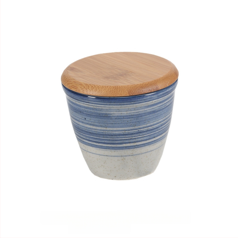 Керамичен релефен комплект бурканчета за подправки с капаци и отворено горло, японски стил, сол и пипер