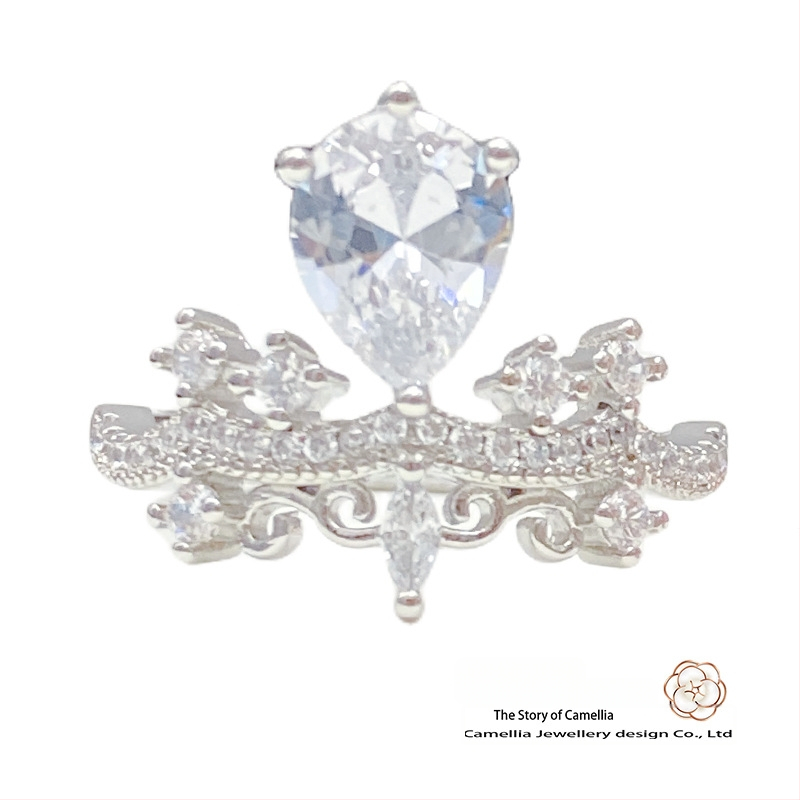 Női koronás gyűrű, réz alap, aranyozott bevonatú mesterséges kövek, női divat