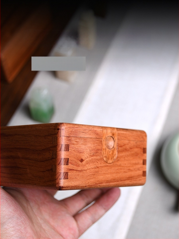 Cutie pentru bijuterii cu mecanism, construcție mortise-and-tenon, lemn natural, depozitare bijuterii