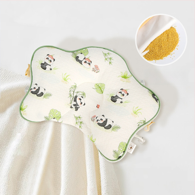 Perneță pentru bebeluși, în formă de stea de mare, nucleu din memory cotton, husă din fibre chimice, personalizare disponibilă; înălimea nucleului sub 5 cm; greutate sub 0,5 kg; potrivit pentru bebeluși.