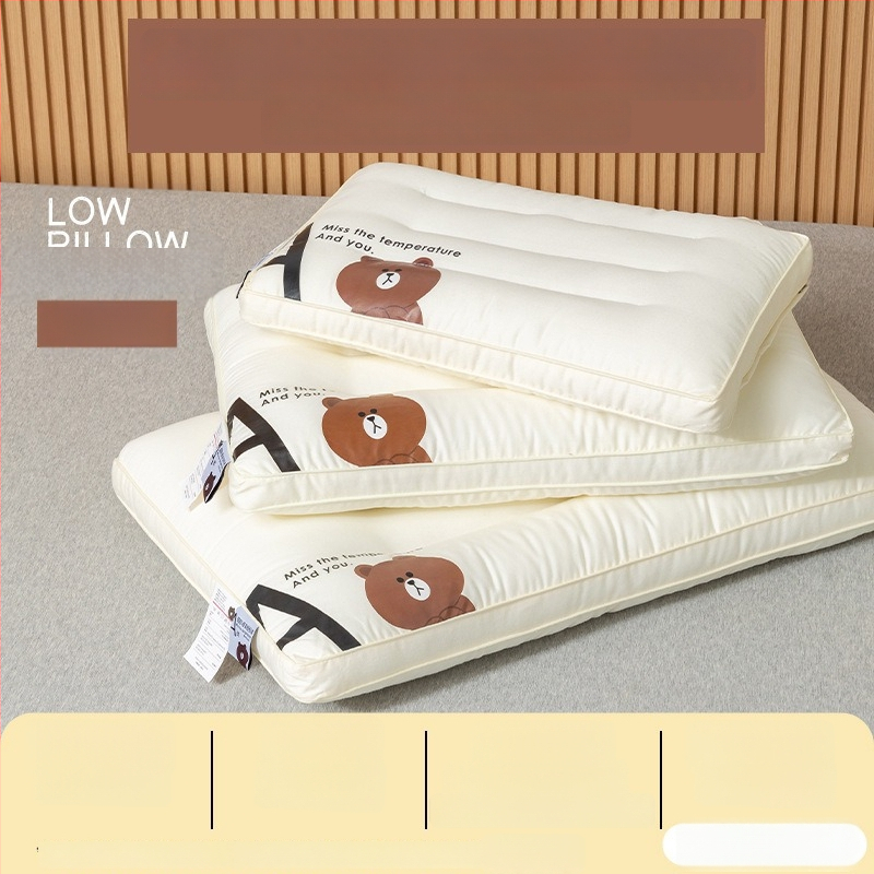 Παιδικό μαξιλάρι — ορθογώνιο σχήμα; γέμισμα από μικροϊνες με αντιβακτηριακή ίνα; εξωτερικό ύφασμα 100% βαμβάκι