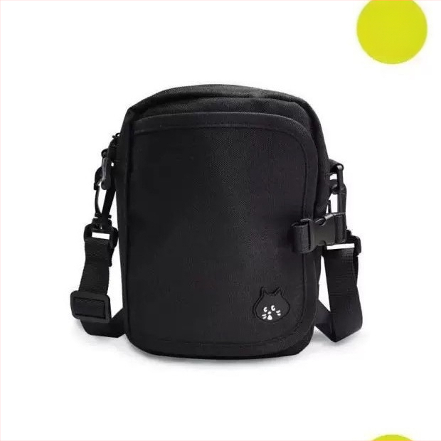 Crossbody torba za putovnicu s motivom Nya iznenađena mačka – jednostavan dizajn, mala kvadratna torba, velika pretinac za telefon