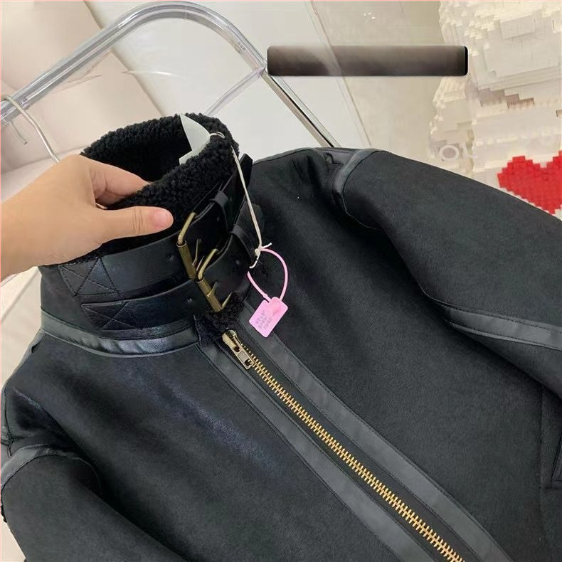 Ανδρικό μπουφάν μοτοσικλετιστικό από σουέντ με γούνα για το χειμώνα, χαλαρή εφαρμογή, ψηλός γιακάς, διπλής σειράς κουμπώματα, επένδυση από πραγματική γούνα και μαλλί προβάτου