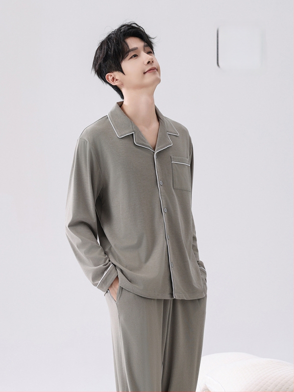 Set de pijamale bărbătești cu fleece periat, top cu mâneci lungi și pantaloni, guler tip rever, 90–95% poliester, 201–250 g/m², pentru iarnă, toamnă și primăvară, stil luxos