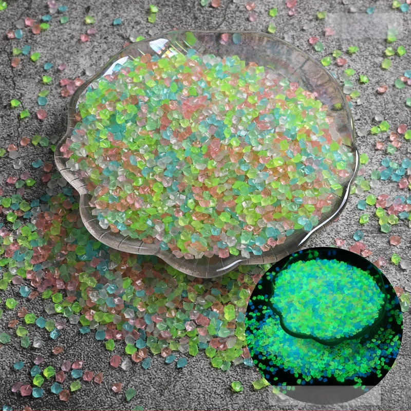 Nisipuri și pietre fluorescente pentru amenajări peisagistice și acvarii – origine China, cutie cu 100 bucăți, 0.025 kg/buc