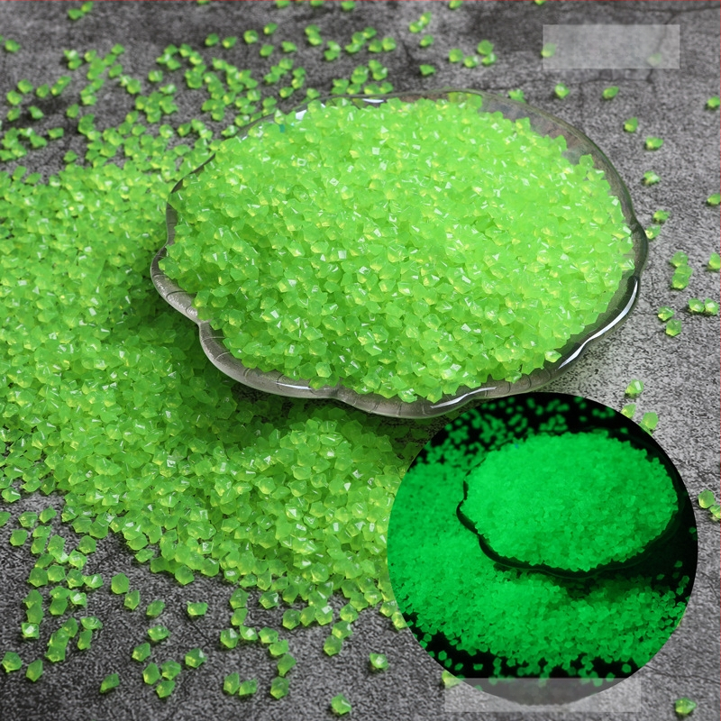 Nisipuri și pietre fluorescente pentru amenajări peisagistice și acvarii – origine China, cutie cu 100 bucăți, 0.025 kg/buc