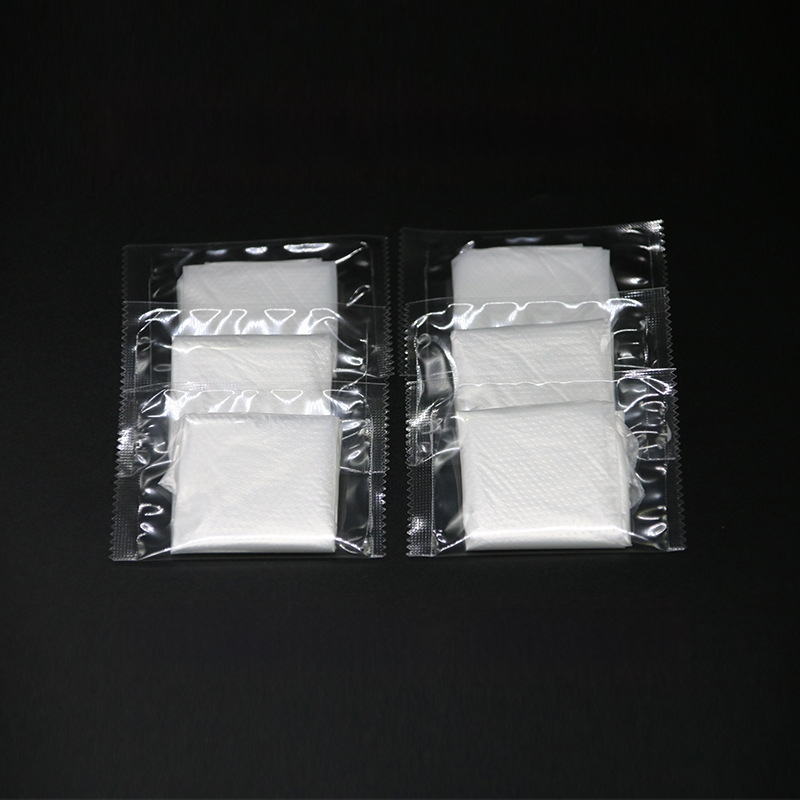 Egyszer használatos polietilen kesztyűk, átlátszóak, normál vastagságúak, logóval testreszabhatóak