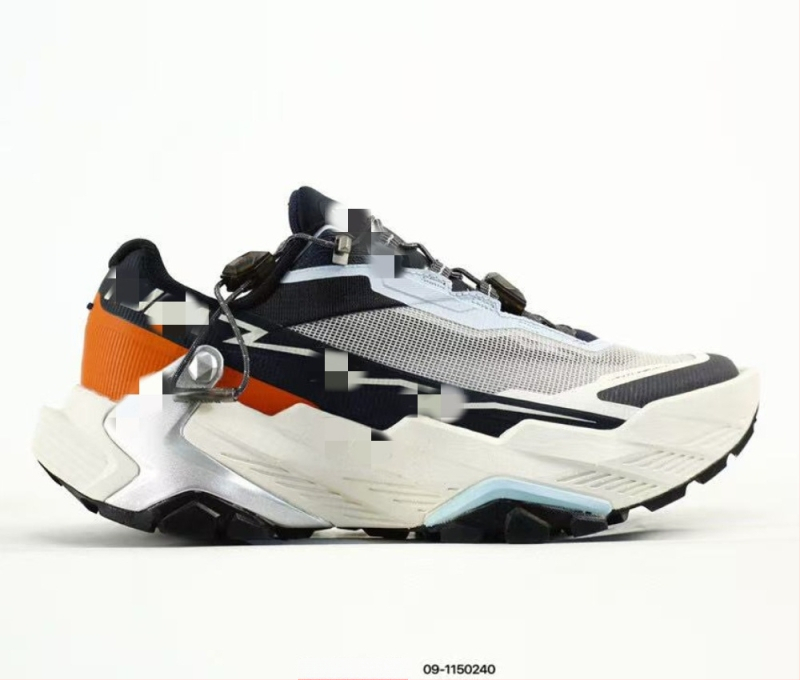 Хайкинг обувки – (вентилирана мрежеста подплата, EVA горна част, PU междинна подметка, противохлъзгаща гумена външна подметка, предно връзване)