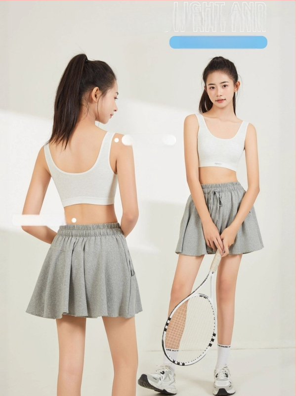 Dievčenská vesta s dvoma fázami vývoja, s integrovanou tenkou bavlnenou vložkou, okrúhly výstrih, viskóza 76.6%