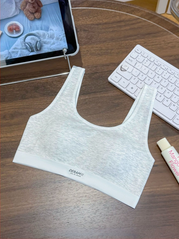 Dievčenská vesta s dvoma fázami vývoja, s integrovanou tenkou bavlnenou vložkou, okrúhly výstrih, viskóza 76.6%