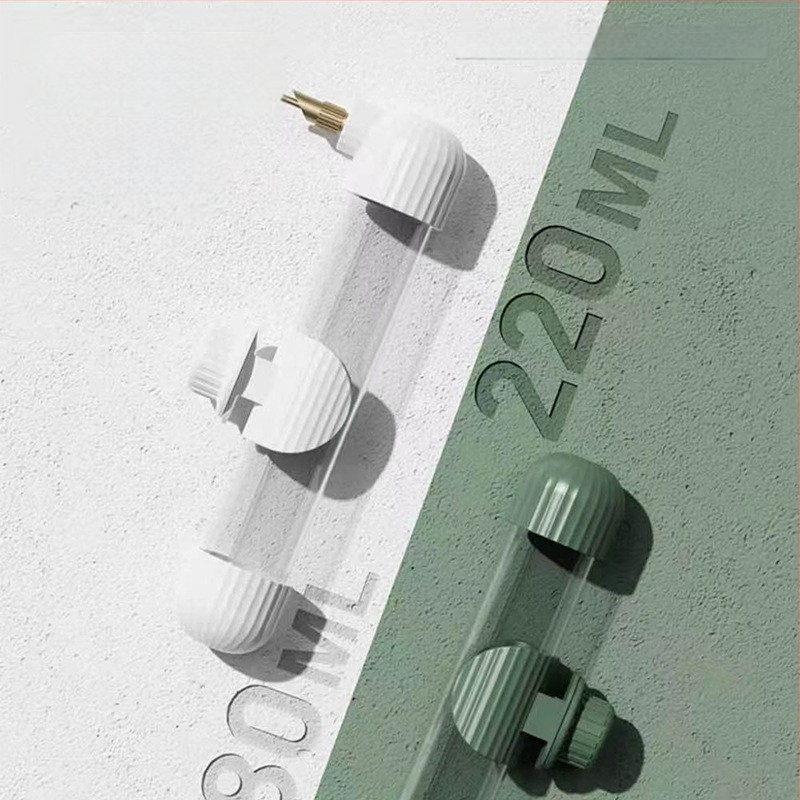 Dispenser automat de apă pentru papagal, din acrilic; recipient tip seringă; brand Demon pet; personalizabil pentru comenzi mari