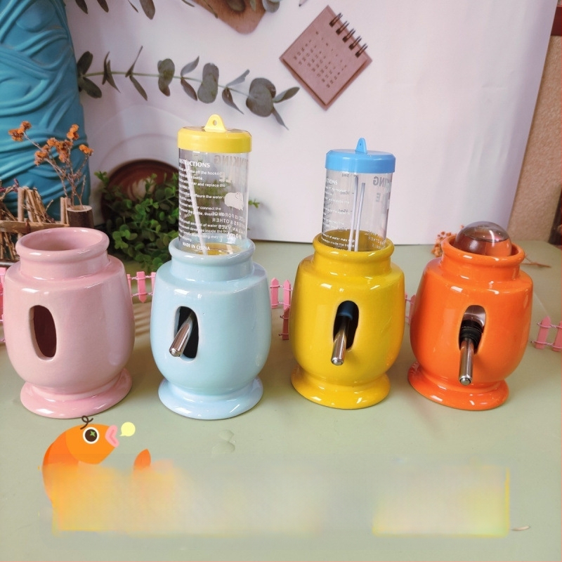 Hamster – sticlă ceramică de apă, bol de hrană și fântână cu bilă pe suport